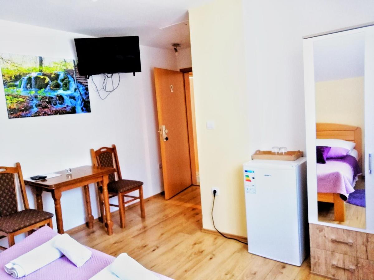 House Angie Hotell Jezerce Exteriör bild