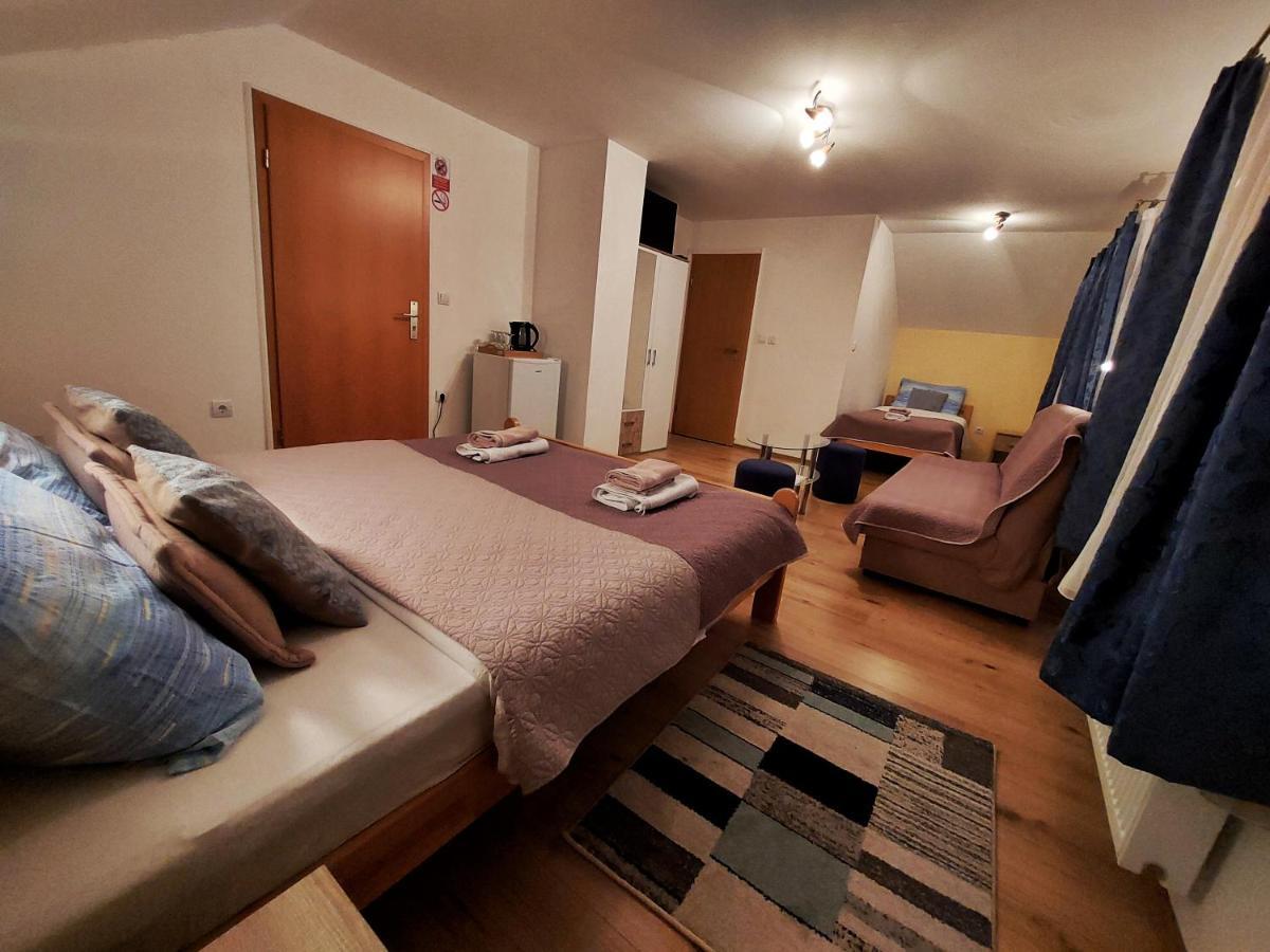 House Angie Hotell Jezerce Exteriör bild