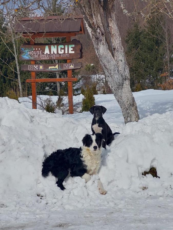 House Angie Hotell Jezerce Exteriör bild